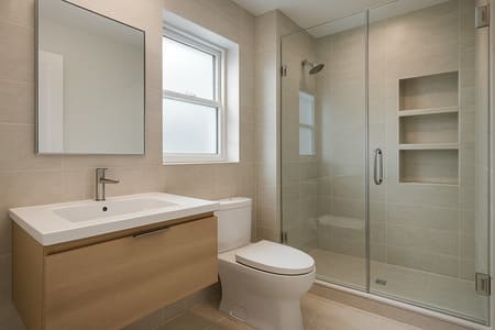 How to maximize every inch in a small bathroom remodel